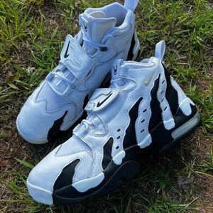 CLEAN Nike Size 13 Womens Air DT 96 Diamond Turf Colorado Gold shoes